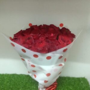Medium red roses