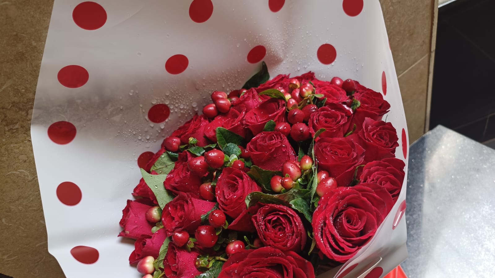 Mixed red rose